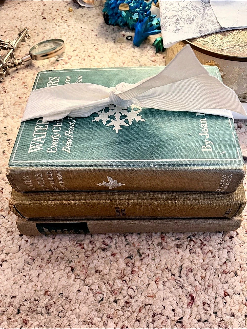 Set of vintage books inGreen tones